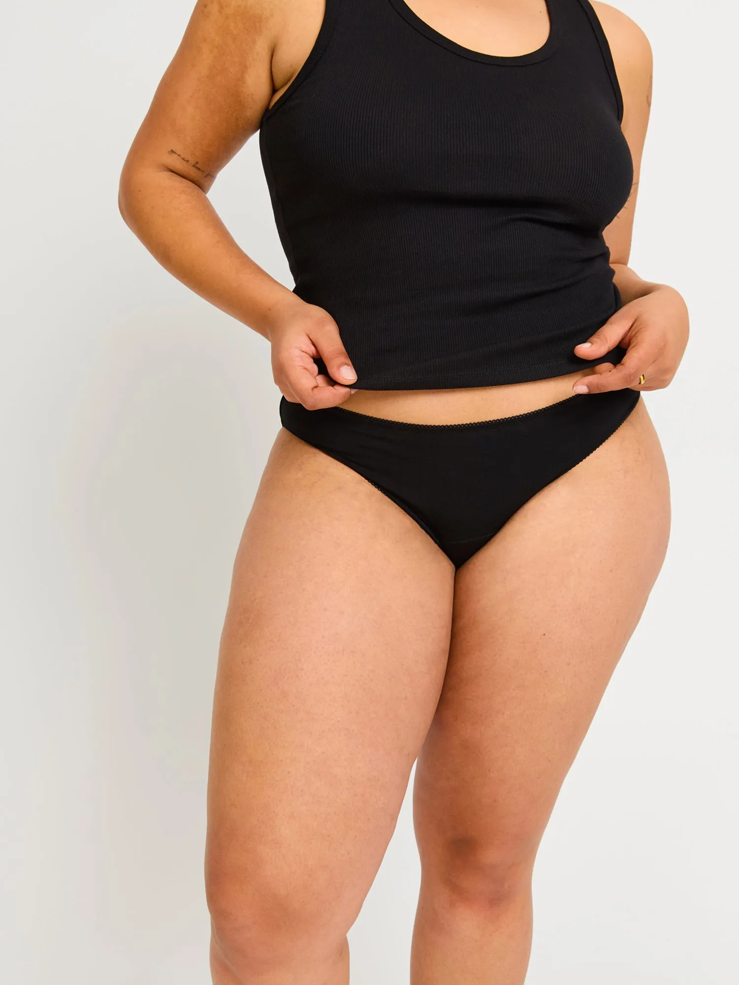 Classic Cheeky Brief Light-Moderate Black